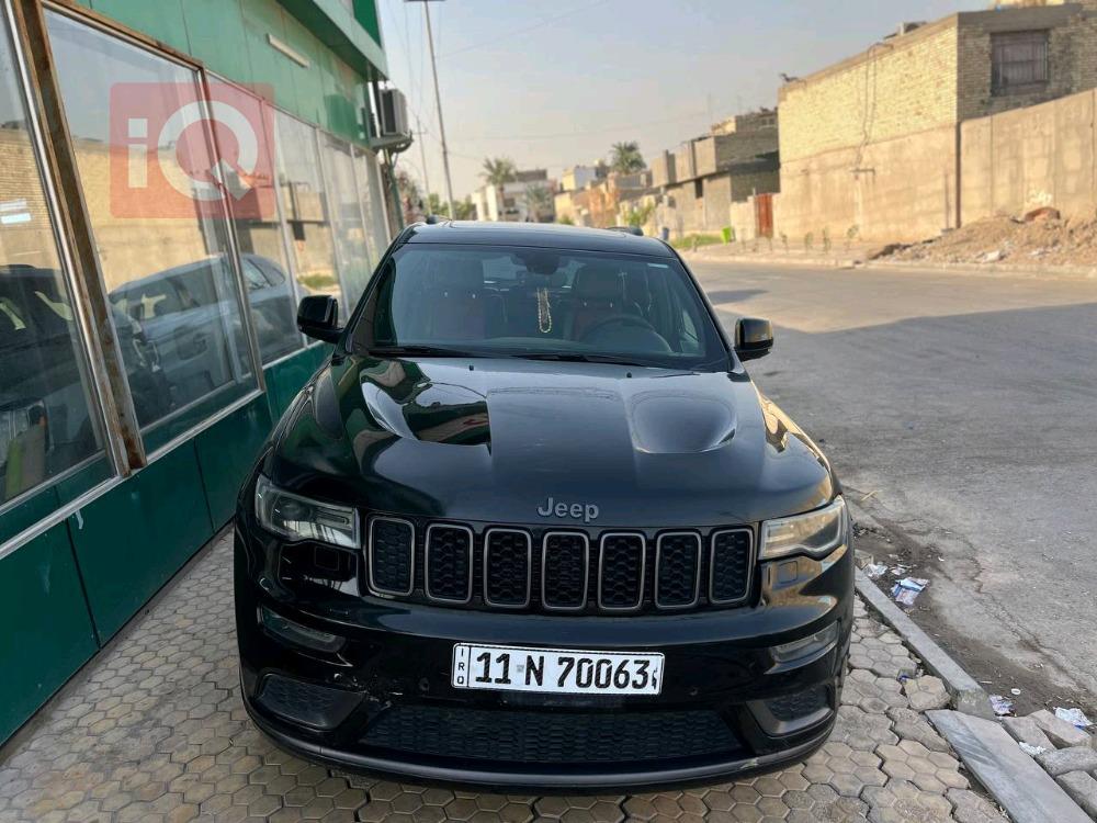 جیپ گراند شیرۆکی